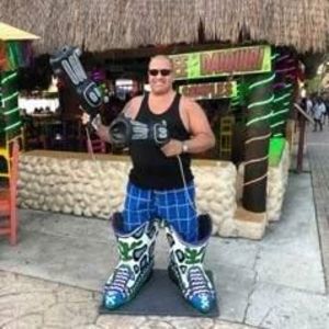 Meet your Posher, Reyes